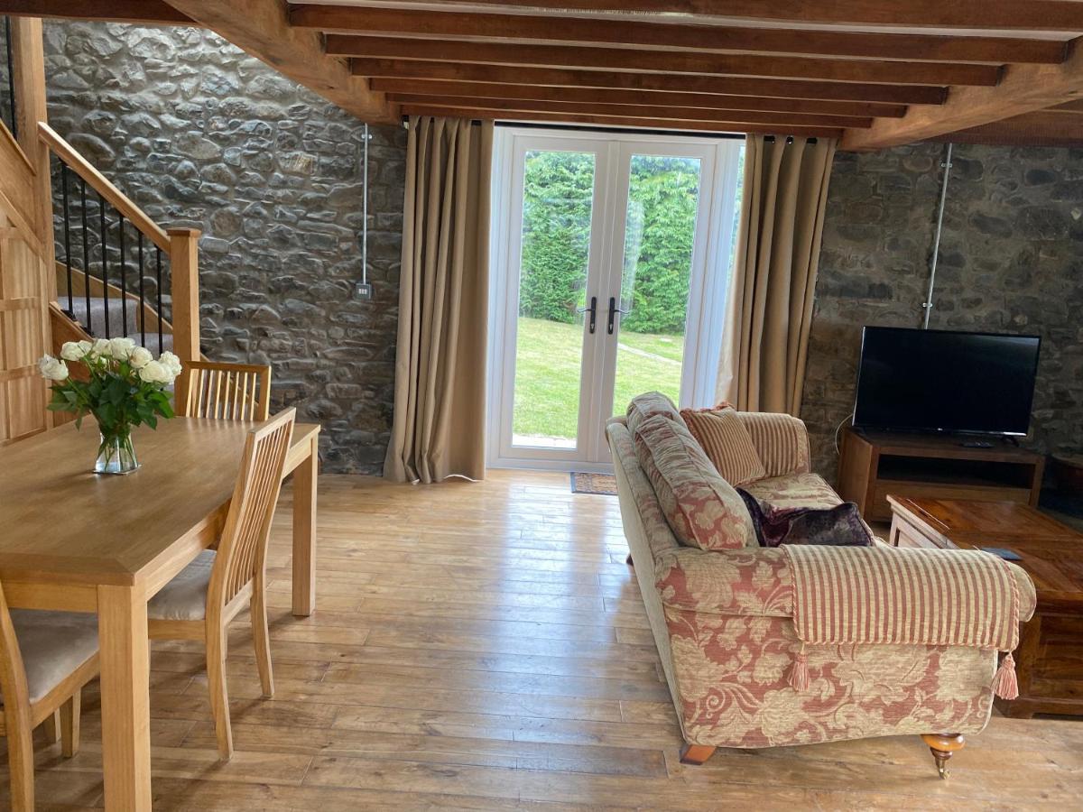 Pippin Lodge Llanwrda Exterior photo