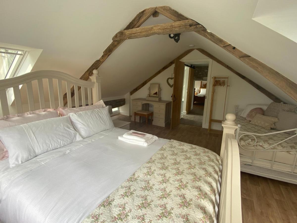 Pippin Lodge Llanwrda Exterior photo
